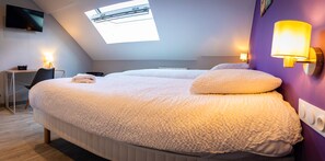 Classic Room | 1 bedroom, premium bedding, Tempur-Pedic beds, desk - Résidence Hermès Paris Orly Aéroport (Villeneuve-le-Roi)