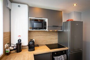 Shared fridge, microwave, espresso maker, coffee/tea maker - Résidence Hermès Paris Orly Aéroport (Villeneuve-le-Roi)