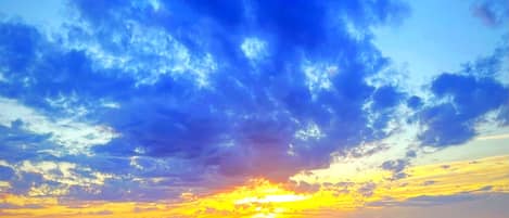 Beach nearby, sun-loungers, beach towels