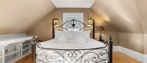 5 quartos, escrivaninha, Wi-Fi, roupa de cama