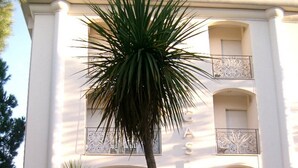 Front of property - hotel bengasi (Rimini)