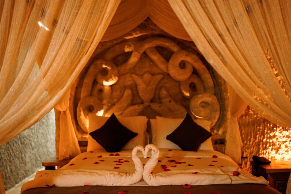 Luxury Studio Suite | 1 bedroom, Egyptian cotton sheets, premium bedding, down comforters