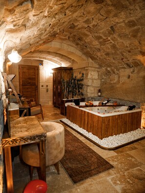 Egyptian cotton sheets, premium bedding, down duvets - Lost City Cappadocia (Nevsehir)