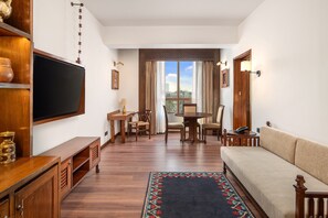 Suite – premium (Platinum Suite) | Oppholdsområde | Flatskjerm-TV