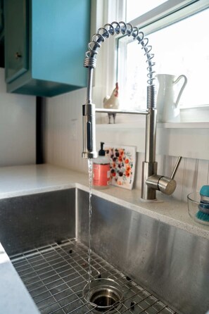 Luokittelematon kuva, 4 kautta 54, painike