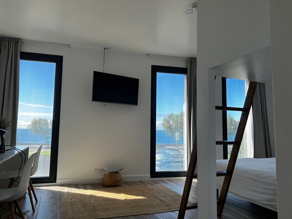 5 bedrooms, iron/ironing board, Internet, bed sheets - WelcomeBuddy - The Green (Elegance & Natural Pool) (Ponta Delgada)