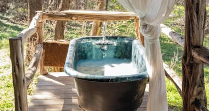 Rustic Retreat: Tub, Firepit, Porch Swings & Pool