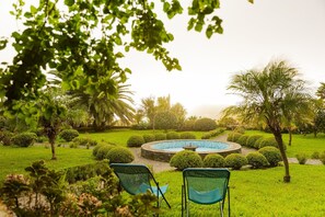 حمام سباحة