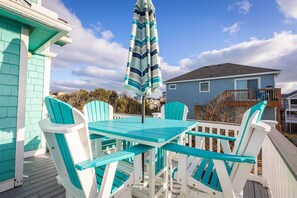 Outdoor dining - Steps to Beach, Hot Tub and Community Pool Access! (Corolla)