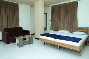 Deluxe Duplex | 1 bedroom, free WiFi - Hotel Anjani  (Latur)