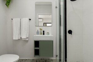 Habitación estándar con 1 cama doble o 2 individuales | Baño