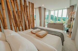 Decoración personalizada, muebles diferentes y cortinas blackout 