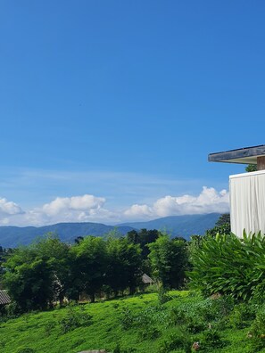 ด้านหน้าที่พัก