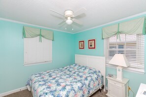 5 bedrooms, iron/ironing board, WiFi (free) - A Leave of Absence - 5BR Canalfront Home with Covered Porches and Boat Dock (Topsail Beach)