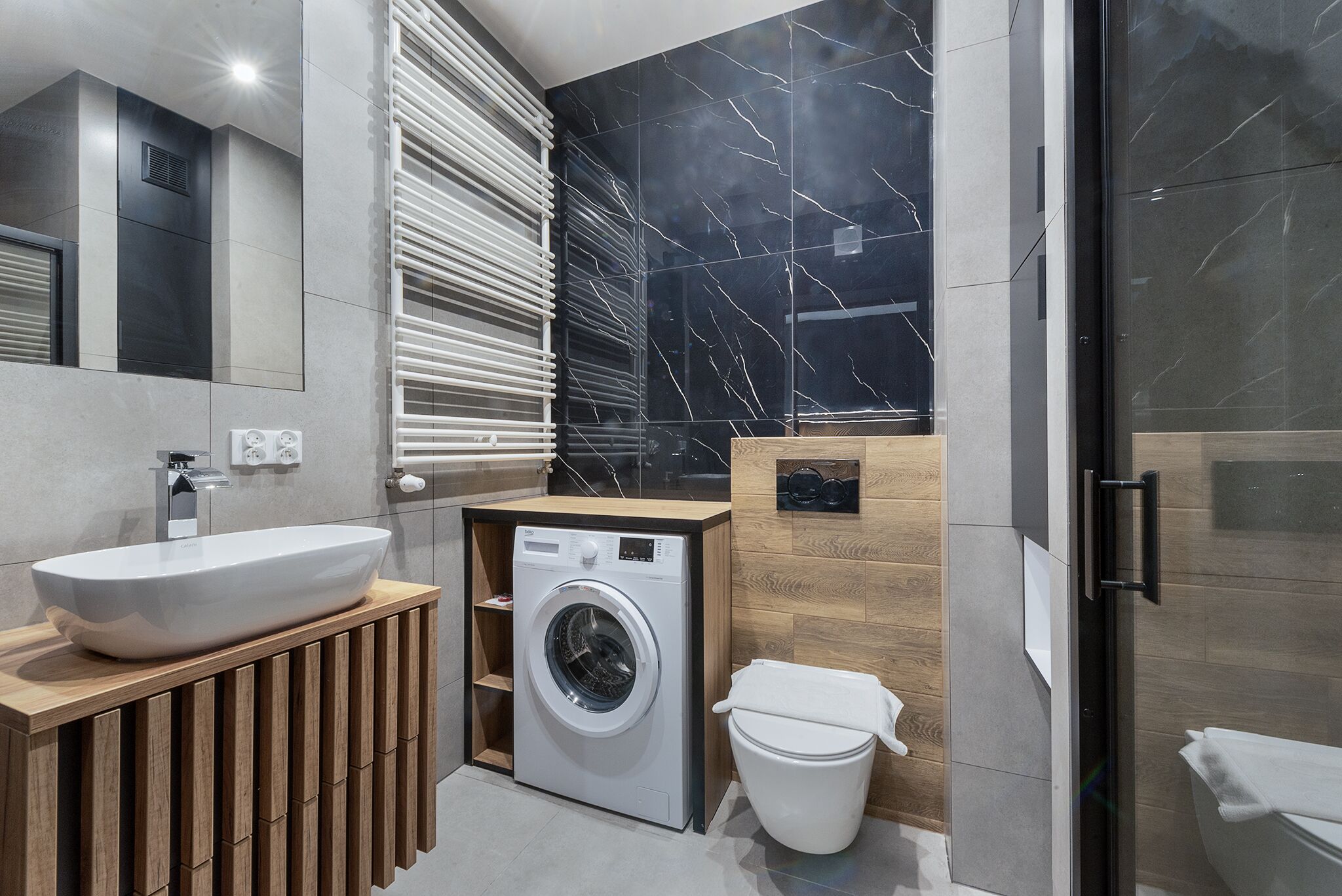 City Studio | Bathroom | Shower, towels, soap, shampoo