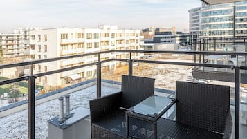 Business Studio | Balcony