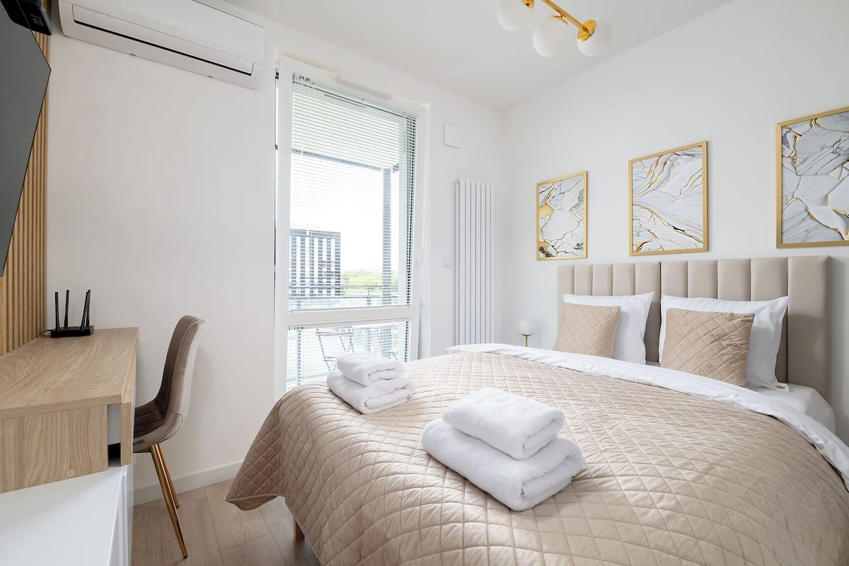 Estudio urbano | 1 habitación, tabla de planchar con plancha, wifi gratis y ropa de cama