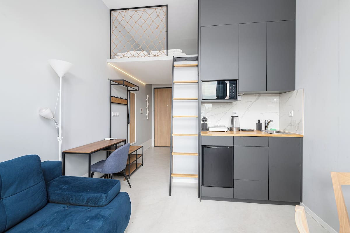 Estudio urbano | 1 habitación, tabla de planchar con plancha, wifi gratis y ropa de cama