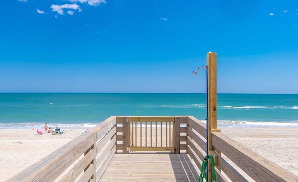 On the beach - Sea Glass - Fantastic Views from this 3 BR Oceanfront Home! (Surf City)