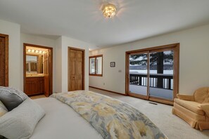 6 bedrooms, iron/ironing board, free WiFi, bed sheets
