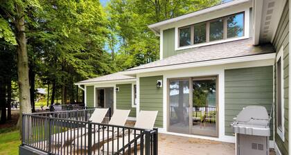 Deer Lake Retreat | Waterfront | Dock Access | Sleeps 14