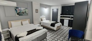 Triple Room | Free WiFi - Port İstanbul Otel (Istanbul)