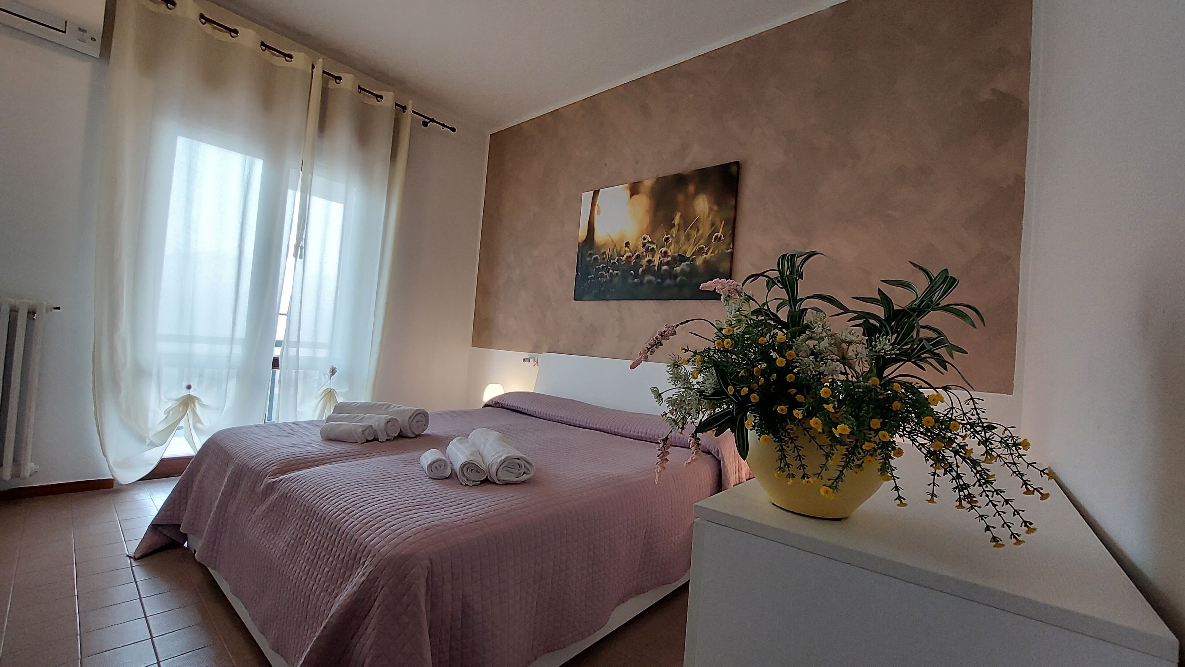 2 slaapkamers, een strijkplank/strijkijzer, gratis wifi, beddengoed