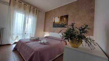 2 slaapkamers, een strijkplank/strijkijzer, gratis wifi, beddengoed