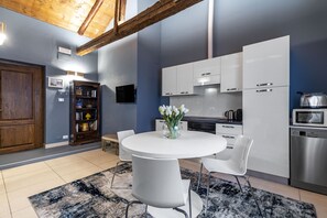 Fridge, microwave, oven, dishwasher - Vivaldi Suites - Apartment 3 R&R (Venecia)