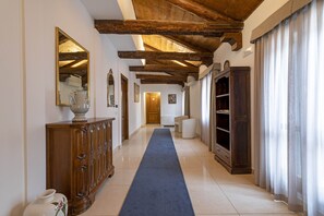 Interior - Vivaldi Suites - Apartment 3 R&R (Venecia)