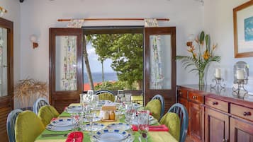 Villa, 1 Bedroom | Dining