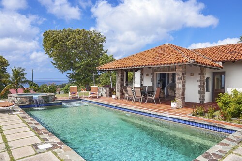 Calypso Court - Private 1 bedroom villa with pool 1 Villa by RedAwning