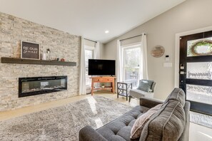 Fireplace - Raleigh Vacation Rental ~ 13 Mi to Downtown! (Raleigh)