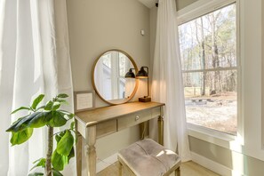 Interior - Raleigh Vacation Rental ~ 13 Mi to Downtown! (Raleigh)