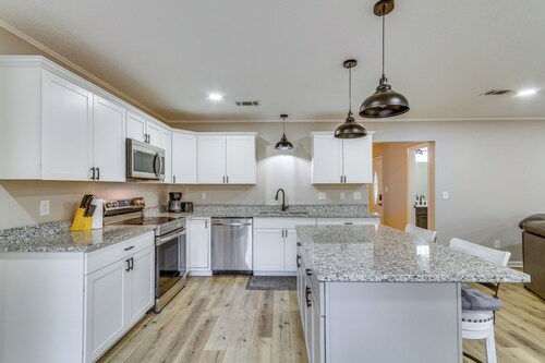 Pensacola Home w/ Private Yard: 7 Mi to Downtown!