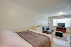 Interior - Cozy Oakland Studio Rental, 13 Mi to San Francisco (Oakland)