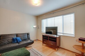 Apartment (0 Bedroom) | Interior - Cozy Oakland Studio Rental, 13 Mi to San Francisco (Oakland)