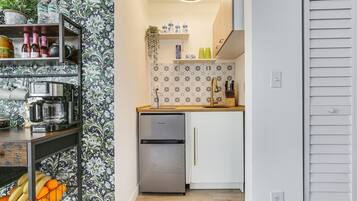 Microwave, coffee/tea maker, paper towels