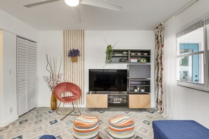 Living area - Fort Lauderdale Studio: 6 Mi to Los Olas Beach! (Fort Lauderdale)