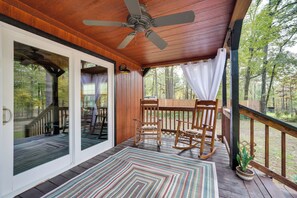 House (1 Bedroom) | Interior - Hook, Line, & Sinker Retreat: Fire Pit, Grill! (Broken Bow)