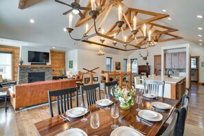 House (4 Bedrooms) | Interior