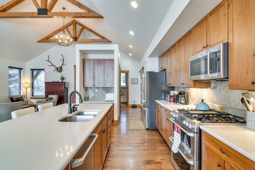 Family Home w/ Hot Tub: 6 Mi to Winter Park Resort