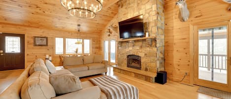 House (4 Bedrooms) | Interior