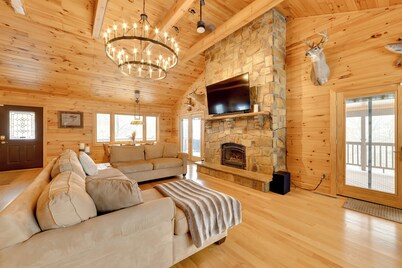 Mtn-view Catskills Cabin on Delaware River!