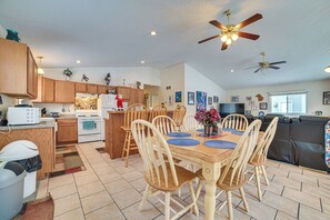 House (3 Bedrooms) | Interior