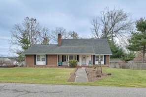 Interior - Large Home w/ Deck & Grill ~ 9 Mi to Virginia Tech (Christiansburg)