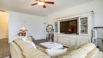 Apartment (2 Bedrooms) | Front of property