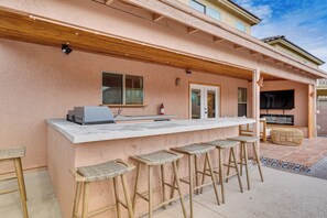 Interior - Gorgeous Green Valley Home: Patio & Private Pool! (Green Valley)