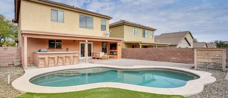 House (4 Bedrooms) | Front of property