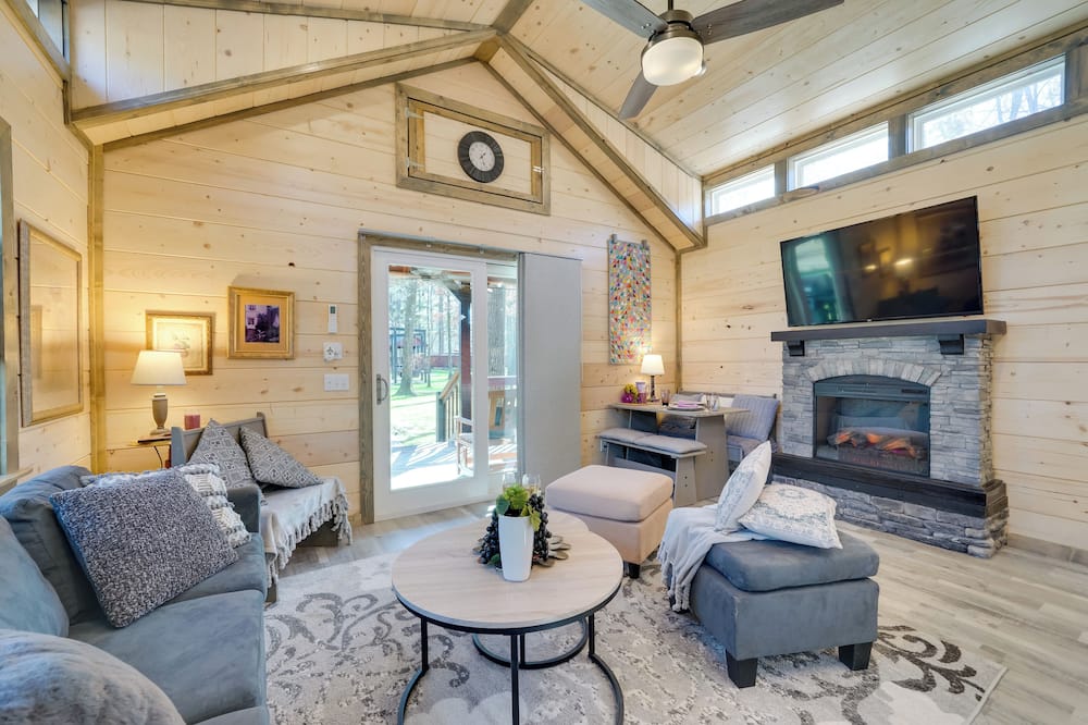 'sweet Spot' Cabin in Broken Bow w/ Fire Pit! - Horatio, AR